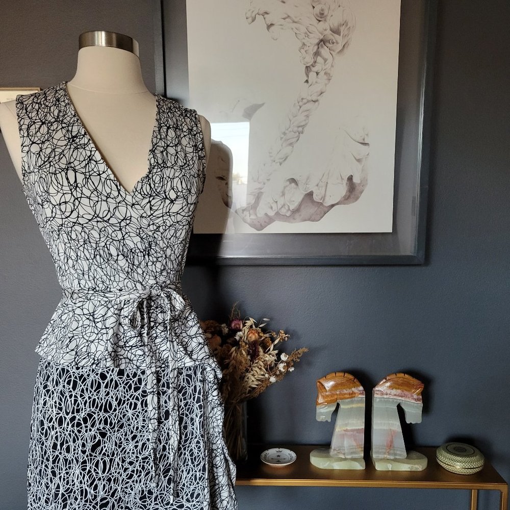 Diane Von Furstenberg DVF Mililani Wrap Scribble print Silk Jersey Dress - Sz 2